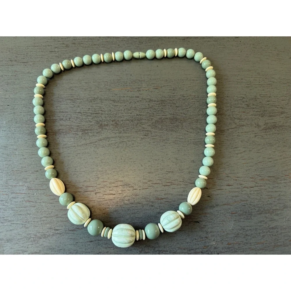 Vintage Sage Green Cream Beaded Necklace Ribbed Melon Beads Barrel Clasp 28 Inch